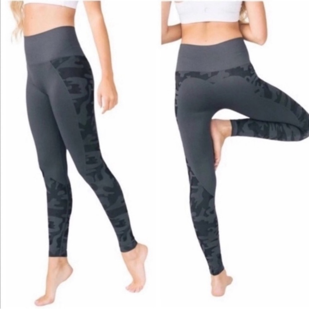 ZYIA Active Seamless Ankle Leggings Grey Camo size M Activewear